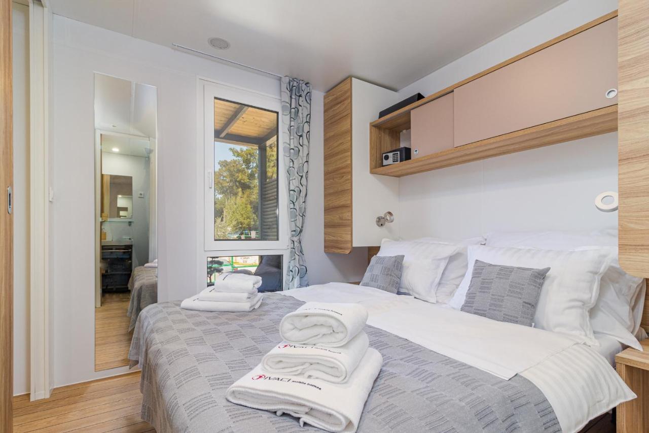 Ivaci Luxury Mobile Homes *